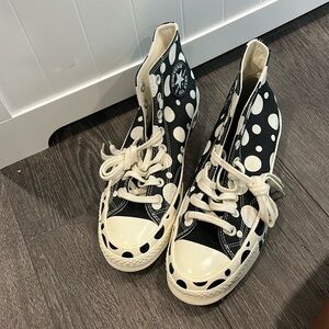 Size 9 women converse polka dot black and cream (new)